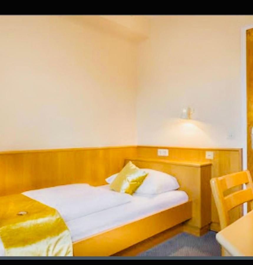 Mc Hotel Karlsruhe Exterior photo