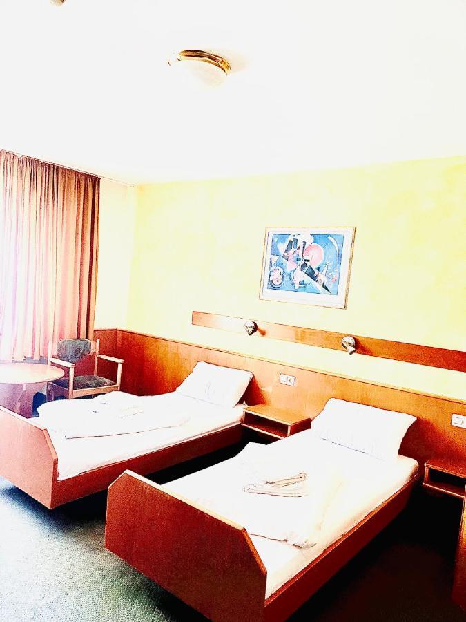 Mc Hotel Karlsruhe Exterior photo